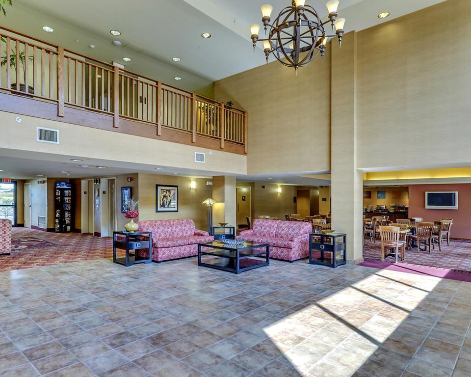 Comfort Inn & Suites York Buitenkant foto