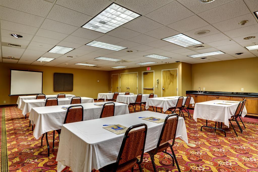 Comfort Inn & Suites York Buitenkant foto