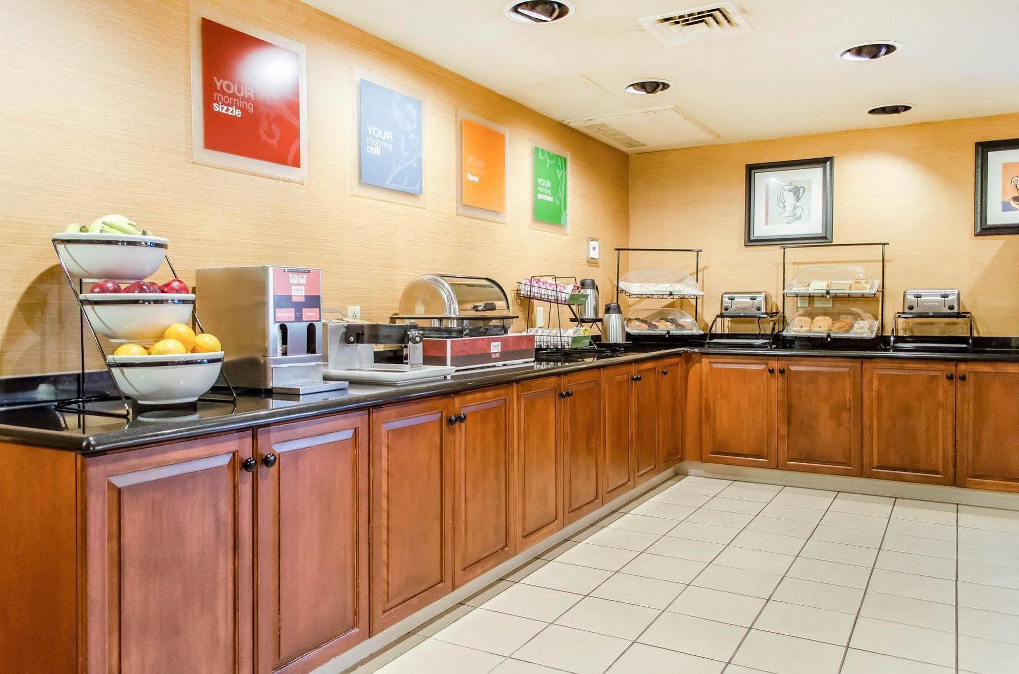 Comfort Inn & Suites York Buitenkant foto